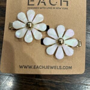 White Flower Hair Clips